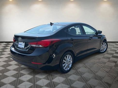 Used 2015 Hyundai Elantra SE w/ Option Group 02 FWD image 5