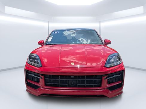 Used 2025 Porsche Cayenne GTS AWD/4WD image 8