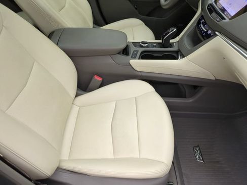 Certified 2024 Cadillac XT5 Premium Luxury w/ LPO, Floor Liner Package AWD/4WD image 27