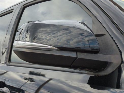 Used 2017 Toyota Tacoma TRD Sport w/ Premium & Technology Package image 12