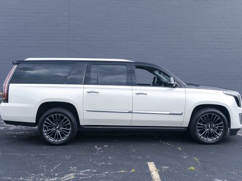 Used 2016 Cadillac Escalade ESV Premium AWD/4WD image 7