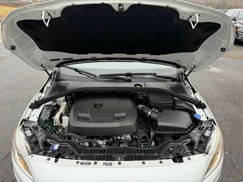 Used 2018 Volvo V60 T5 Cross Country w/ Convenience Package image 50