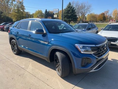 New 2026 Volkswagen Atlas Cross Sport SE AWD/4WD image 1