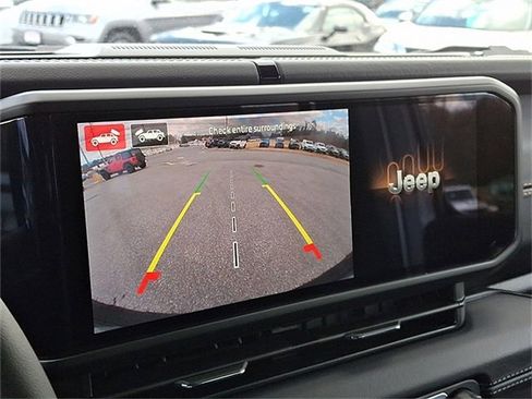 Used 2025 Jeep Wrangler Sahara w/ Safety Group image 17