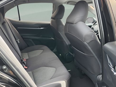 Used 2020 Toyota Camry LE image 15