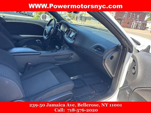 Used 2023 Dodge Challenger SXT image 13