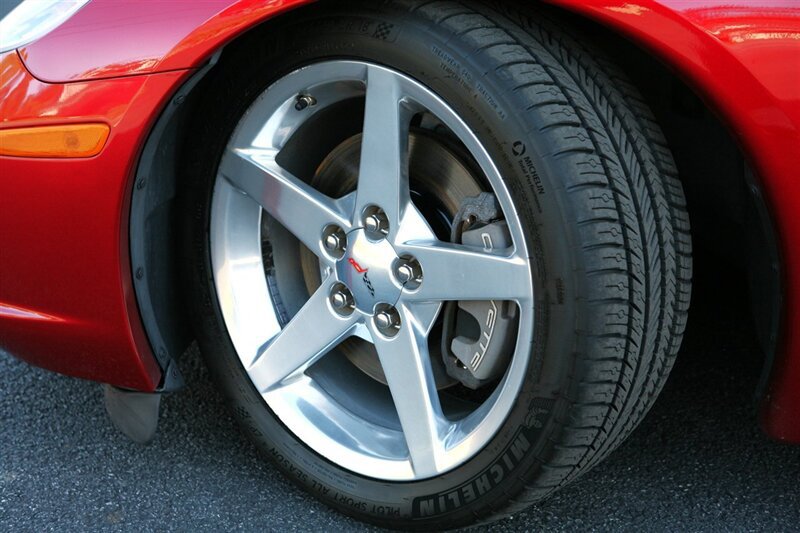 Used 2005 Chevrolet Corvette Coupe w/ Preferred Equipment Group RWD image 4