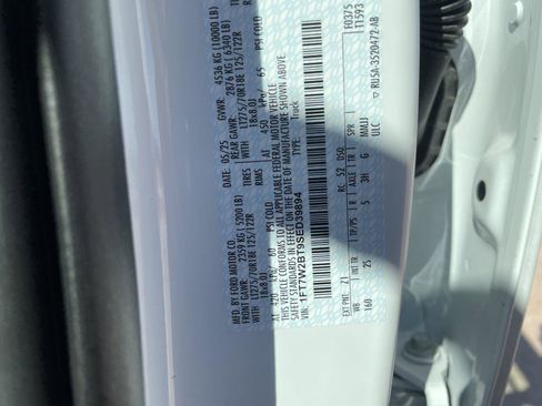 Used 2025 Ford F250 XLT w/ FX4 Off-Road Package image 34