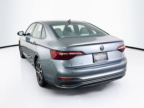 Used 2023 Volkswagen Jetta Sport image 5