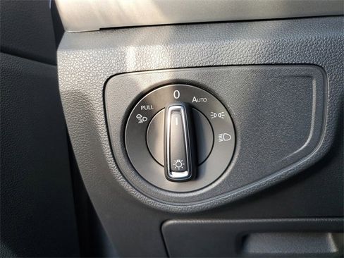 Certified 2023 Volkswagen Atlas SEL Premium image 29