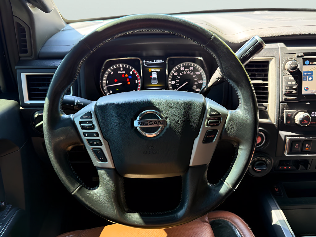 Used 2018 Nissan Titan SV w/ SV Convenience Package AWD/4WD image 12