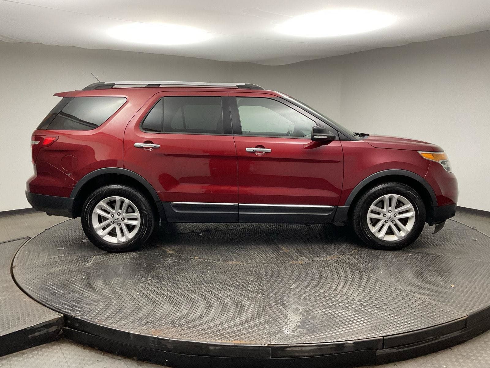 Used 2013 Ford Explorer XLT AWD/4WD image 8
