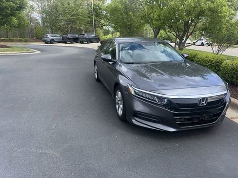 Used 2018 Honda Accord LX image 4