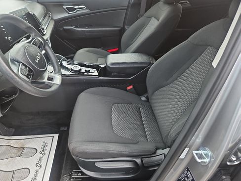 Used 2023 Kia Sportage LX image 11