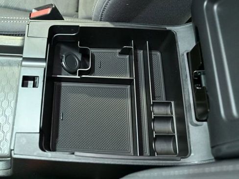 Used 2022 Nissan Frontier SV w/ Technology Package image 31