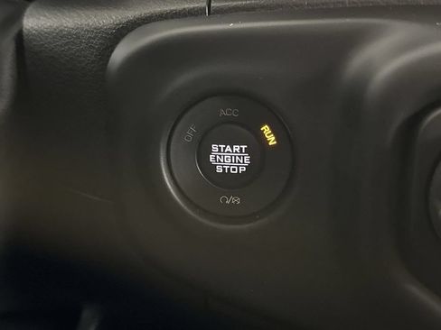 Used 2021 Jeep Gladiator Sport AWD/4WD image 39
