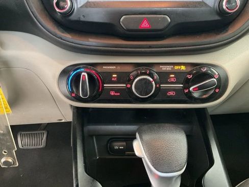 Used 2021 Kia Soul S image 12