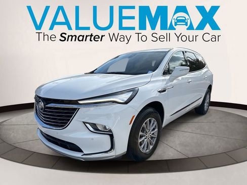 Used 2023 Buick Enclave Essence image 8