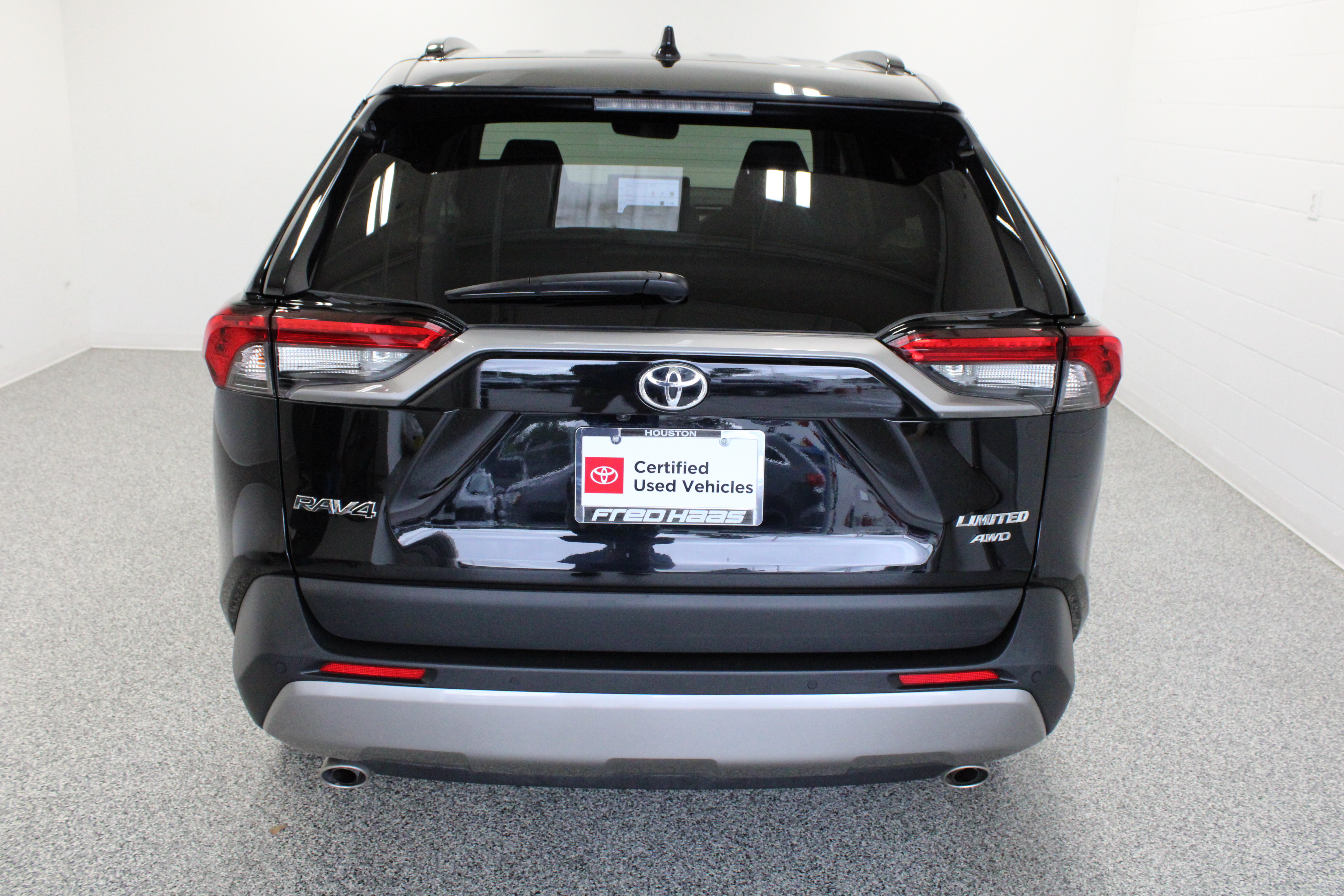 Used 2025 Toyota RAV4 Limited w/ Weather Package AWD/4WD image 8