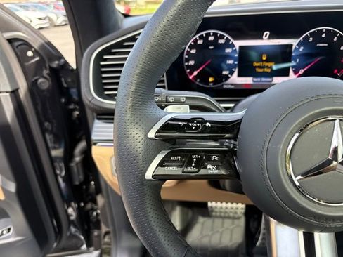 Used 2025 Mercedes-Benz GLS 580 4MATIC image 34