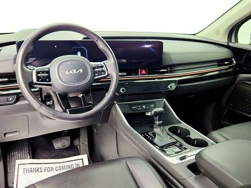 Used 2025 Kia Carnival SX Prestige image 11