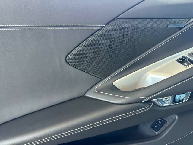 Used 2022 Chevrolet Corvette Stingray Coupe w/ 1LT RWD image 11