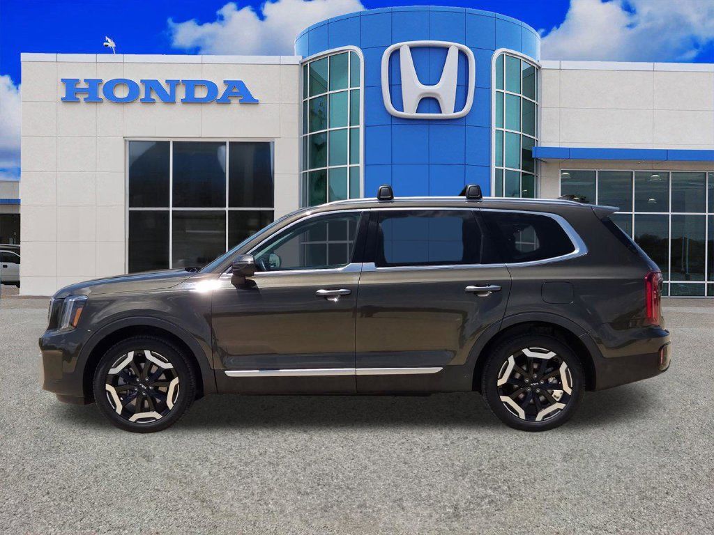Used 2025 Kia Telluride S AWD/4WD image 6