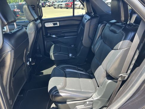 Used 2021 Ford Explorer ST w/ Equipment Group 401A AWD/4WD image 16