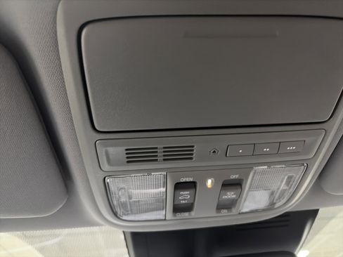 Used 2021 Honda CR-V Touring image 24