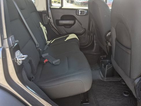 Used 2019 Jeep Wrangler Unlimited Sport S AWD/4WD image 26