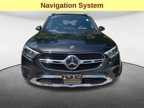 Used 2025 Mercedes-Benz GLC 300 4MATIC image 4