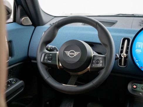 Used 2025 MINI Cooper Countryman S w/ Comfort Package Max image 11