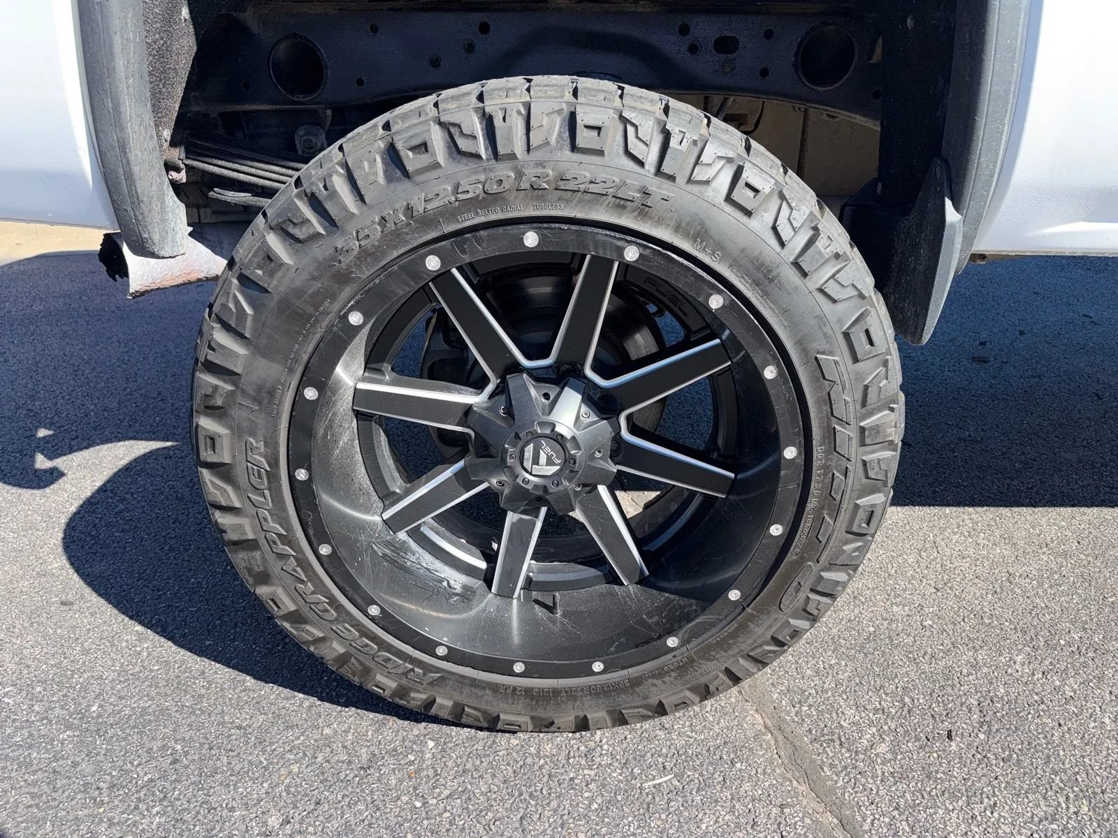 Used 2016 GMC Sierra 2500 Denali w/ Duramax Plus Package AWD/4WD image 10