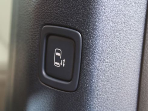 New 2026 Kia Carnival SX image 8