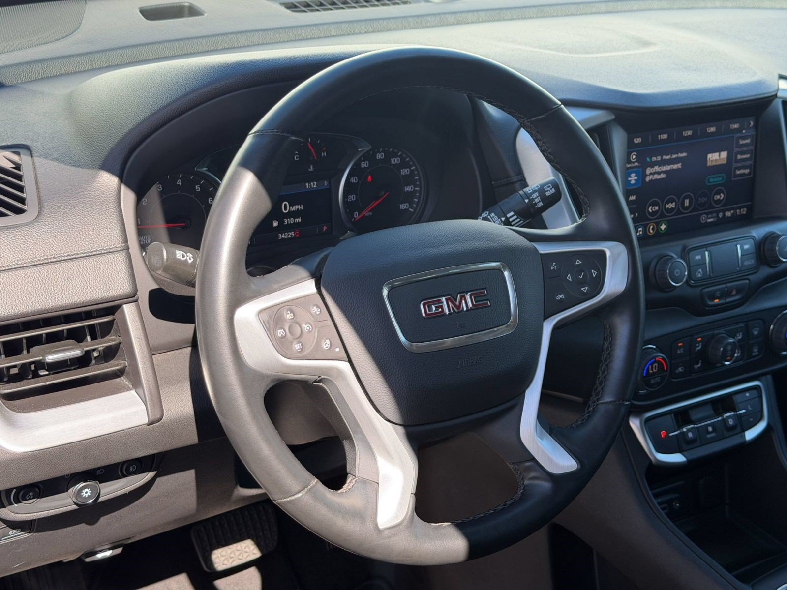 Used 2024 GMC Terrain SLT AWD/4WD image 10