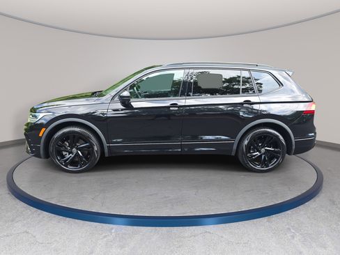 Certified 2023 Volkswagen Tiguan SE R-Line FWD image 8