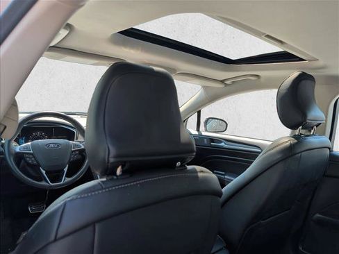 Used 2018 Ford Fusion Titanium AWD/4WD image 14