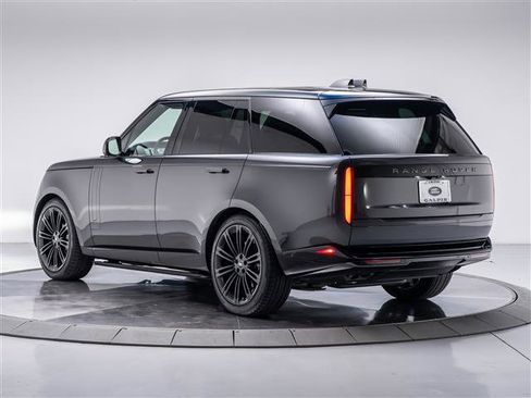 Used 2024 Land Rover Range Rover SE image 3