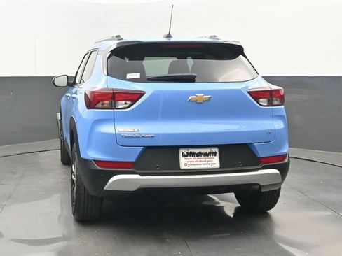 Used 2024 Chevrolet TrailBlazer LT w/ LT Cold Weather Package FWD image 17