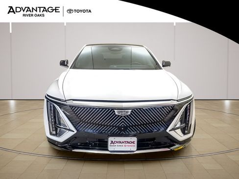 Used 2024 Cadillac Lyriq Luxury AWD/4WD image 3