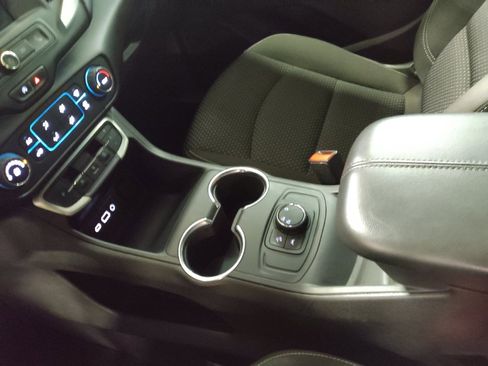 Used 2022 GMC Terrain SLE AWD/4WD image 26