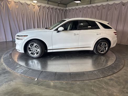 Used 2025 Genesis GV70 2.5T w/ Select Package AWD/4WD image 8
