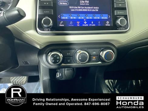 Used 2022 Nissan Versa SV image 9