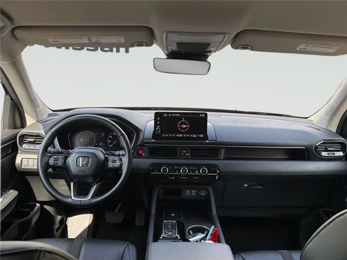 Used 2025 Honda Pilot EX-L image 27