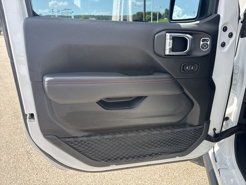 Used 2020 Jeep Wrangler Unlimited Rubicon AWD/4WD image 16