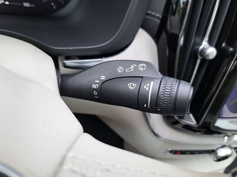 Used 2023 Volvo XC60 B5 Ultimate AWD/4WD image 19