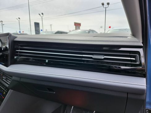 New 2026 Volkswagen Jetta SEL image 12