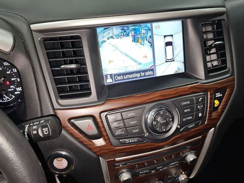 Used 2019 Nissan Pathfinder Platinum image 38