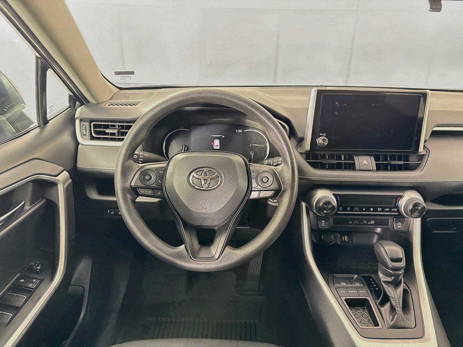 Certified 2025 Toyota RAV4 XLE FWD image 31