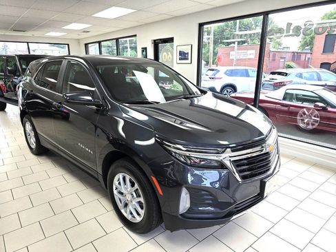 Used 2023 Chevrolet Equinox LT image 3